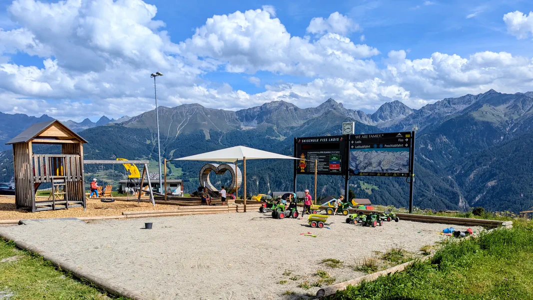 Hřiště u mezistanice Sonnenbahn — fotka 1